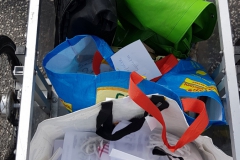 Verteilen der Nähpakete an unsere Partner