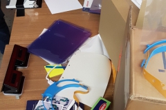 Konfektionierung der Face Shields